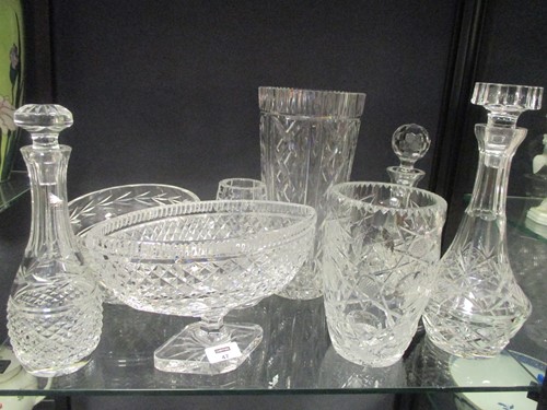 Lot 47 - A collection of glassware to include three...