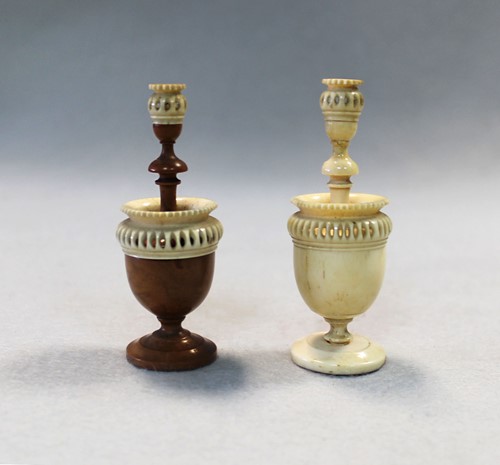 Lot 79 - A turned bone and boxwood 'Lyon' variant chess set, 19th century