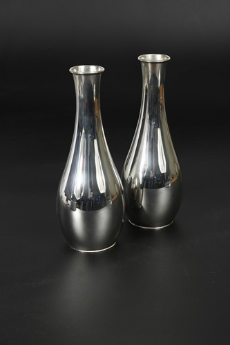 Lot 128 - David Andersen, a pair of Norwegian metalwares specimen vases