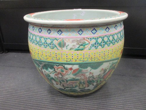 Lot 97 - A 19th century Chinese fish bowl