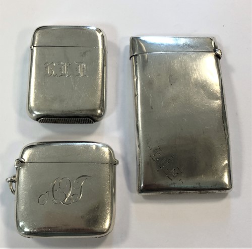 Lot 366 - A novelty silver card case, a silver vesta by Sampson Mordan and another silver vesta