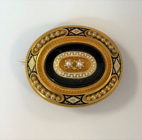 Lot 32 - A pearl and enamel memorial brooch