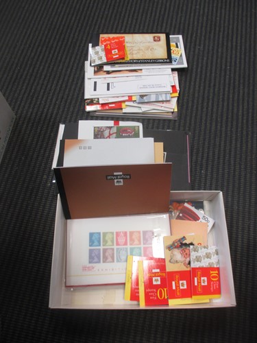 Lot 118 - Modern UK postage stamps. Collection unused...