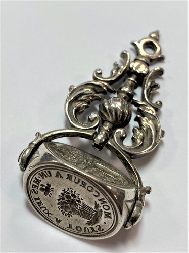 Lot 244 - A substantial three sided swivel fob seal