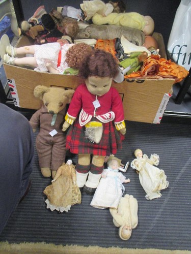 Lot 61a - A collection of vintage dolls, including a...