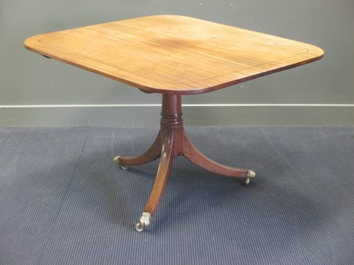 Lot 507 - A George III mahogany and ebony strung...