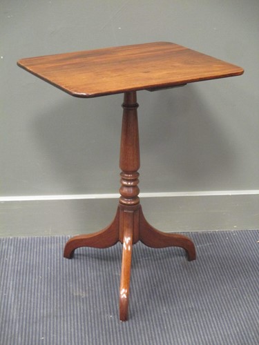 Lot 424 - A George III mahogany wine table, with a...