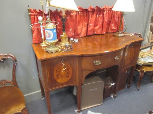 Lot 484 - A 19th century mahogany serpentine fronted...