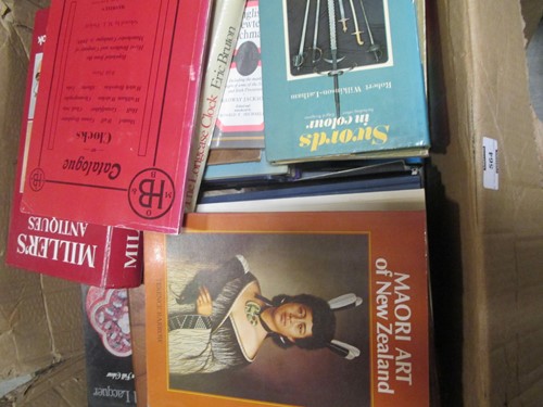 Lot 564 - A large quantity of art reference books etc