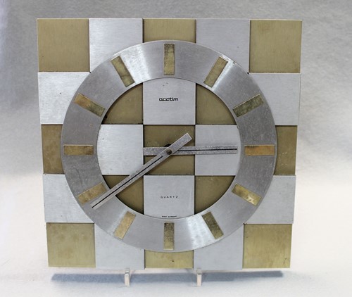 Lot 158 - A 1970s Acctim wall clock