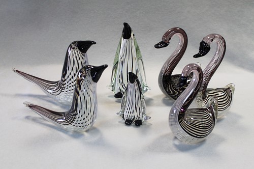 Lot 16 - Dino Martens for Aureliano Toso (attributed), a collection of seven mezza filigrana bird models