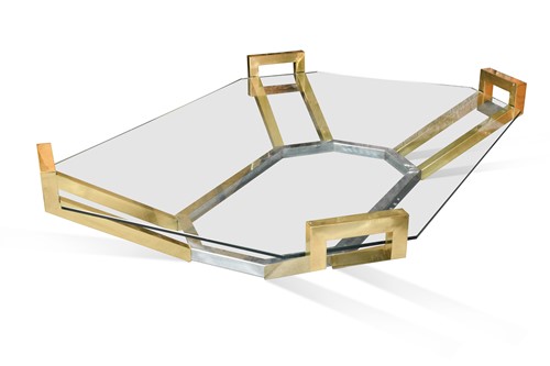 Lot 260 - A contemporary glass top coffee table