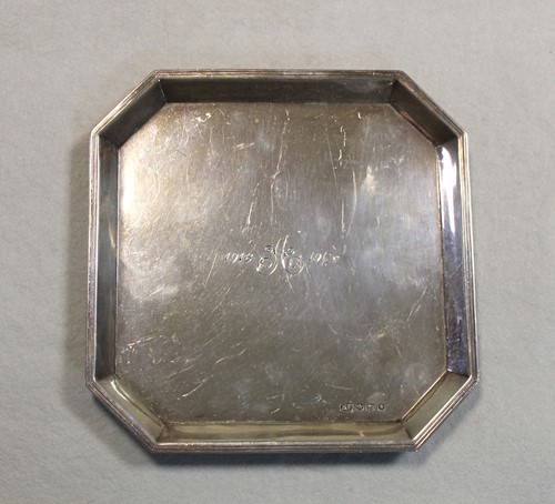 Lot 608 - An Art Deco style George VI silver waiter