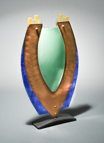 Lot 26 - A limited edition sculptural Italian Art Glass vase