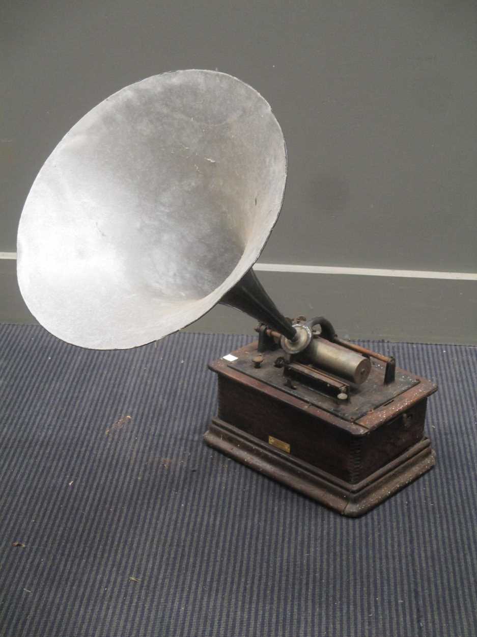 Lot 161 - An Edison phonograph