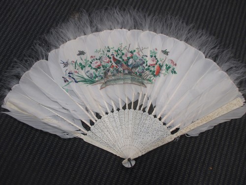 Lot 90 - Three 19th century Chinese ivory fans