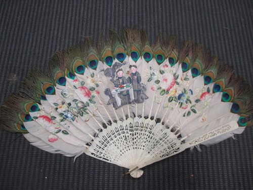 Lot 90 - Three 19th century Chinese ivory fans
