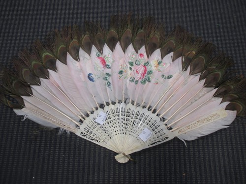 Lot 90 - Three 19th century Chinese ivory fans