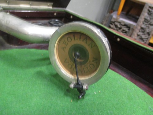 Lot 310 - An Aeolian Vocalion cabinet Gramophone, Reg No:...