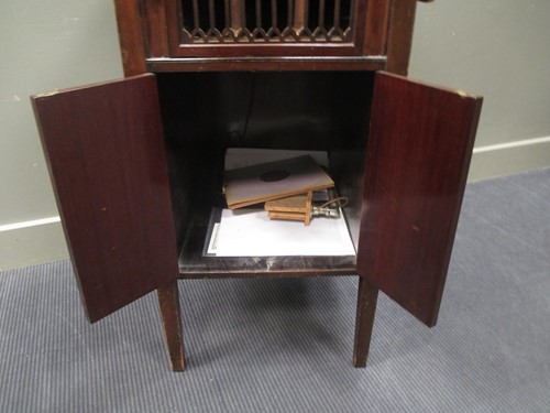 Lot 310 - An Aeolian Vocalion cabinet Gramophone, Reg No:...
