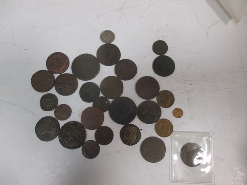 Lot 238 - A box of mainly GB coins, including 18th...