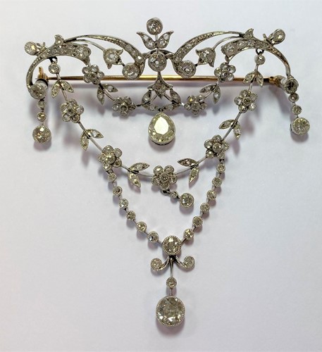 Lot 205 - A Belle Epoque diamond stomacher style brooch