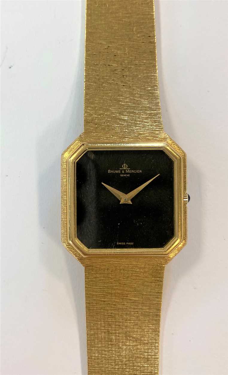 Lot 325 - Baume & Mercier - A gentleman's 18ct gold wristwatch