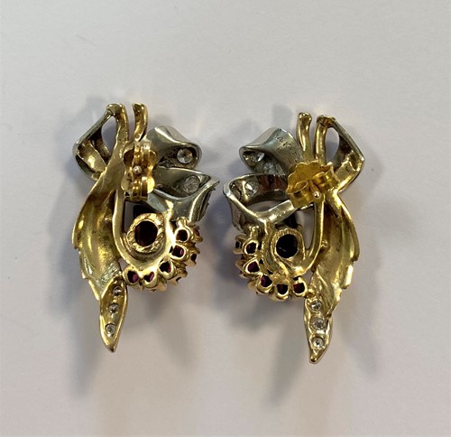 Lot 110 - A pair of modern style fan earstuds