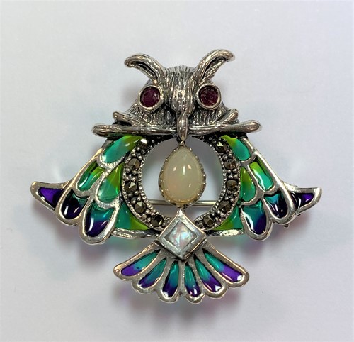 Lot 86 - An opal, ruby and plique-à-jour enamel owl brooch / pendant