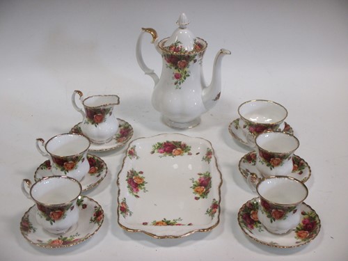Lot 10 - A collection of Royal Doulton and Royal Albert...
