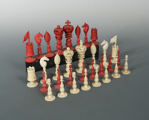 Lot 78 - An Anglo-Indian turned and carved ivory chess set, late 19th century