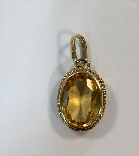 Lot 4 - A small collection of citrine set jewels