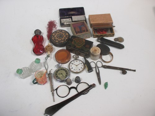 Lot 132 - A box of miscellaneous objects to include, a...