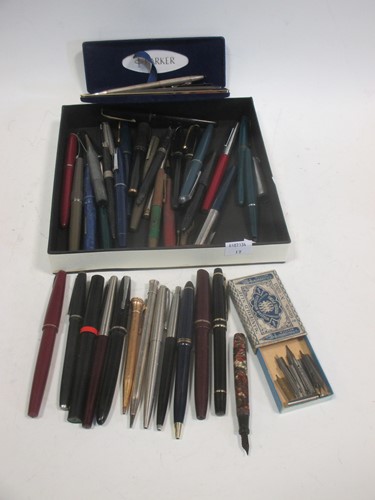 Lot 130 - A collection of pens, to include Parker,...