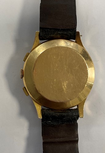 Lot 314 - Coresa by Chronographe Suisse – A gentleman’s Swiss 18ct gold chronograph wristwatch