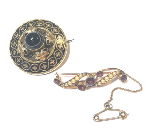 Lot 33 - An agate and enamel brooch together with a pearl and garnet brooch