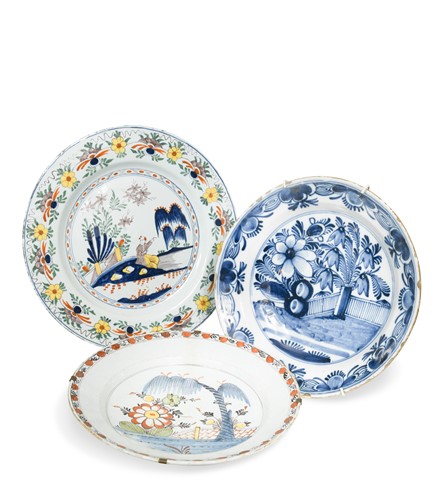 Lot 45 - An 18th century Delft polychrome charger