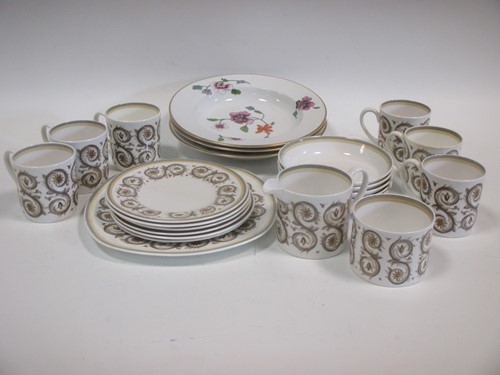 Lot 49 - A Susie Cooper Venetia tea service, comprising...