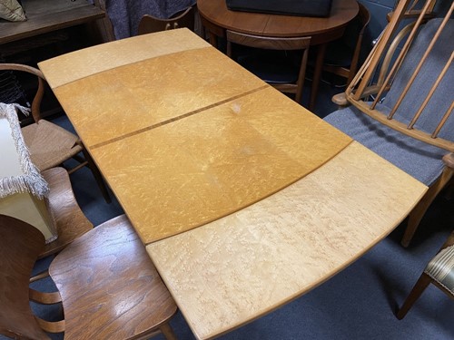 Lot 168 - An Art Deco birdseye-maple draw-leaf dining table