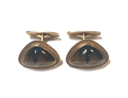 Lot 50 - A pair of tiger's eye cufflinks