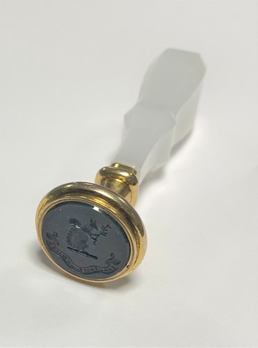 Lot 283 - A hardstone desk seal