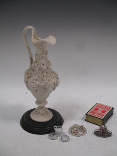 Lot 193 - A Belleek style ewer, other pottery and a...