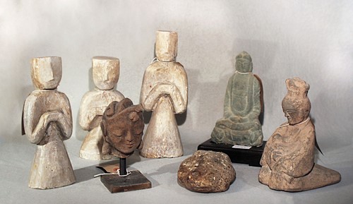 Lot 84 - Seven Chinese stone heads, figures and a...