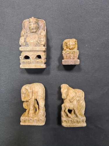 Lot 125 - A Chinese carved soapstone chess set,...