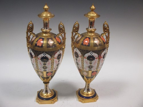 Lot 84 - A pair of Royal Crown Derby pattern imari...