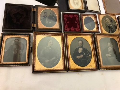 Lot 458 - Victorian portrait photographs