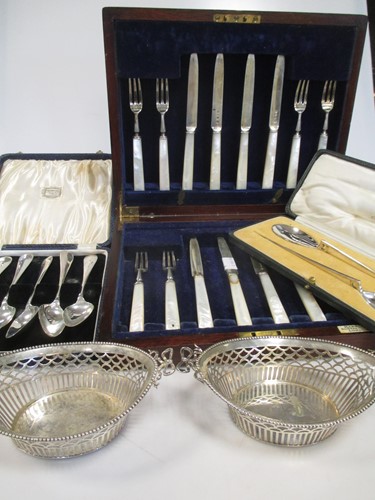 Lot 311 - A cased pair of Scottish silver anointing...