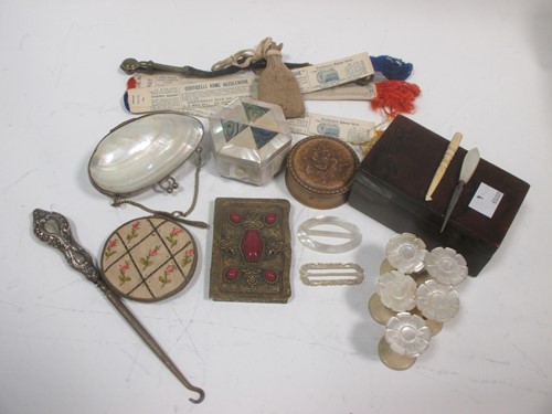 Lot 158 - A collection of sewing and other accessories,...