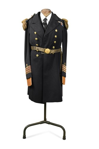 Lot 752 - A Royal Navy Surgeon Captain's coat