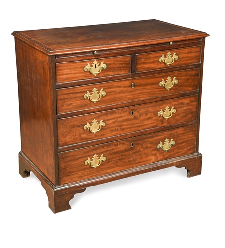 Lot 903 - A George III mahogany chest